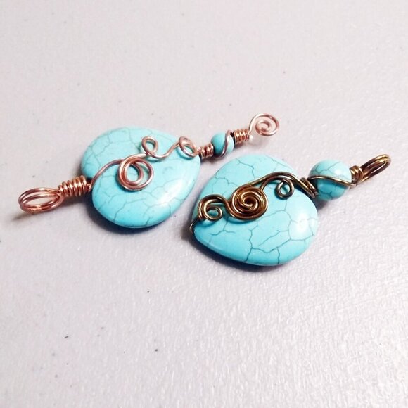 Large Turquoise Howlite Heart Pendant - Unique Bronze Wire Wrapped Design - Picture 7 of 8